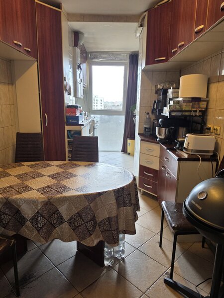 Titan, 10 minute metrou, chiar la parcul Brancusi, pe Constantin Brancusi,